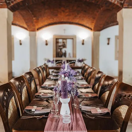 Svatojakubsky Pivovar Maison d'hôtes Hluboke