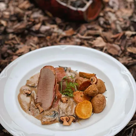 Svatojakubsky Pivovar Maison d'hôtes Hluboke