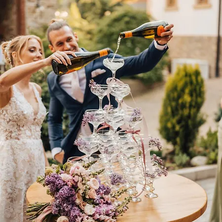 Svatojakubsky Pivovar Maison d'hôtes Hluboke